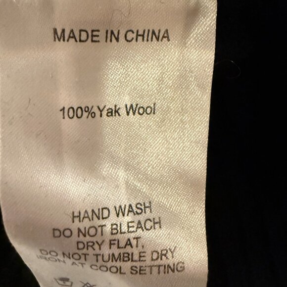 Quince 100% Yak Wool Turtleneck Sweater, L - Picture 11 of 11